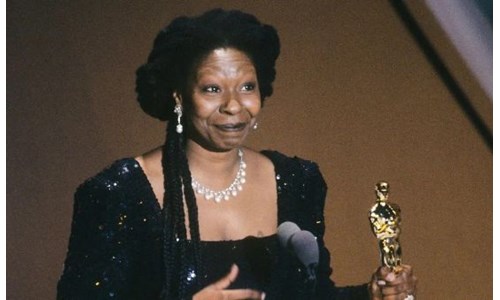 WHOOPI GOLDBERG: 'HOLLYWOOD'A VERGİ KOYACAĞINA YUMURTA FİYATLARINI DÜŞÜR TRUMP!'